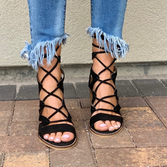 Black 100% Leather Block Heel Lace Up Ankle Sandal - Picture 4 of 8